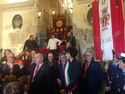 Savona torna al 12 ottobre 1492: una corona d'alloro a Cristoforo Colombo nella cerimonia alla Campanassa #FOTO
