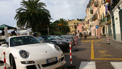 Domani Celle Ligure invasa dalle bellezze Porsche