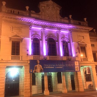 Il Comune  di Savona si illumina di rosa e aderisce alla campagna "Nastro Rosa 2016"