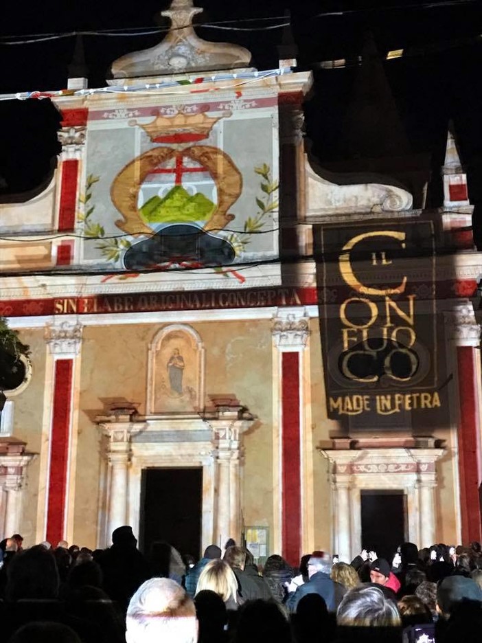 Stasera a Pietra il "Confuochino", commenta Carrara: "Al nostro sindaco non piace il diritto di replica"