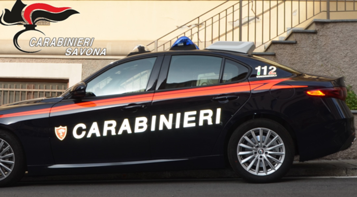 Varazze, sorpresi in casa a rubare orologi e vestiti: i carabinieri arrestano due giovani Varazze, sorpresi in casa a rubare orologi e vestiti: i carabinieri arrestano due giovani