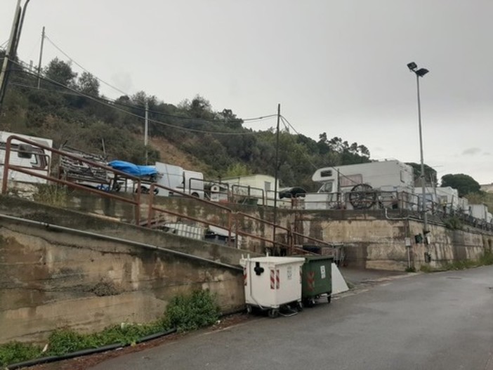 Campo nomadi della Fontanassa, le famiglie, la Caritas e il Vescovo pagheranno per la messa in sicurezza Campo nomadi della Fontanassa, le famiglie, la Caritas e il Vescovo pagheranno per la messa in sicurezza
