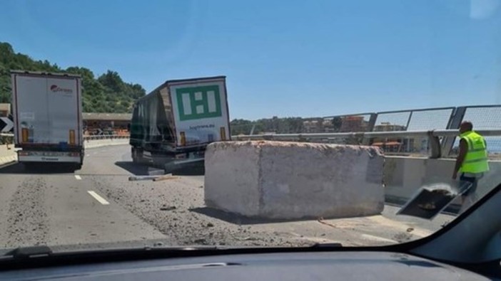 Foto tratta dal gruppo Facebook "Viabilità Genova"