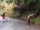 Savona, i residenti di via alla Strà si danno da fare per la pulizia della strada