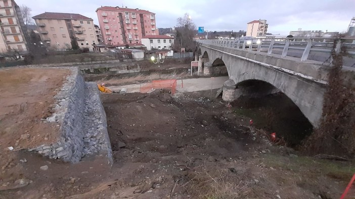 Carcare, messa in sicurezza del fiume Bormida: viaggio nel cantiere di via Abba (FOTO)
