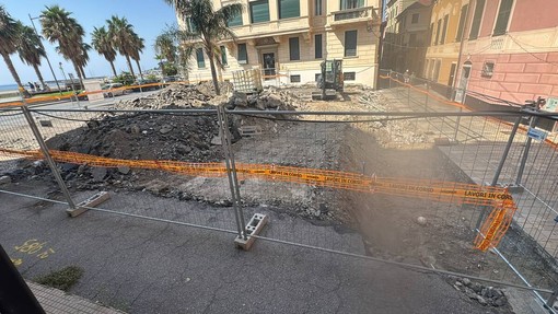 Varazze, stop al cantiere di piazza Vittorio Veneto: arriva il decreto di sospensione lavori del Tar Varazze, stop al cantiere di piazza Vittorio Veneto: arriva il decreto di sospensione lavori del Tar