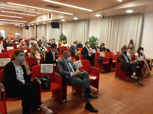 La Germania stoppa Pfizer nella fascia 12-17, sottosegretario Costa: "E' un vaccino approvato e così stiamo procedendo" (VIDEO)