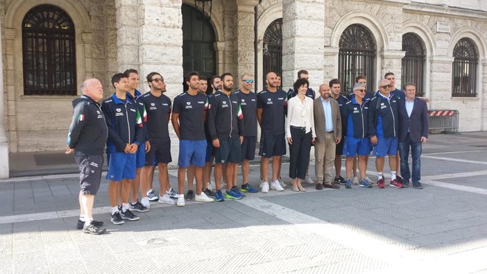 La Nazionale di Pallanuoto sbarca a Savona, il Ct Campagna: “Rari Nantes esempio di gestione e così dovrà essere anche nel futuro” (FOTO e VIDEO) La Nazionale di Pallanuoto sbarca a Savona, il Ct Campagna: “Rari Nantes esempio di gestione e così dovrà essere anche nel futuro” (FOTO e VIDEO)