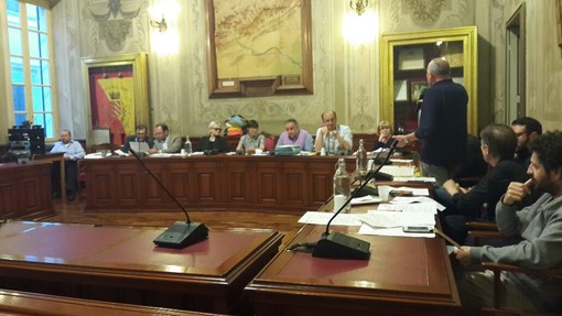 Provvedimento disciplinare verso un dipendente del Comune di Finale: scontro tra M5S e sindaco Provvedimento disciplinare verso un dipendente del Comune di Finale: scontro tra M5S e sindaco