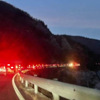 Lunghe code sul Nava e in autostrada per il solito traffico da rientro del primo gennaio Lunghe code sul Nava e in autostrada per il solito traffico da rientro del primo gennaio