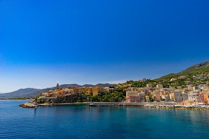 Come raggiungere la Corsica in Traghetto Come raggiungere la Corsica in Traghetto