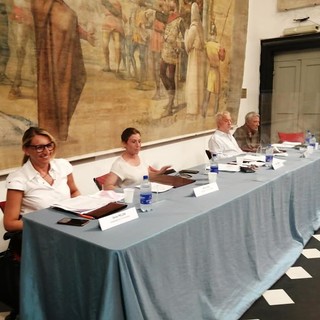 Albenga, approvate alcune variazioni di bilancio: attenzione a edilizia scolastica, progettazione e patrimonio