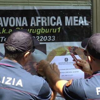Savona, stop ai centri dello spaccio di droga: chiusi per 30 giorni l'Africa Market e l'Africa Meal (FOTO e VIDEO)