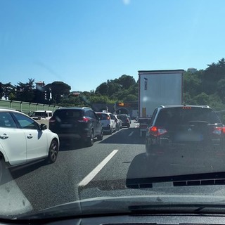 Code per traffico intenso in A10 e A6 Code per traffico intenso in A10 e A6