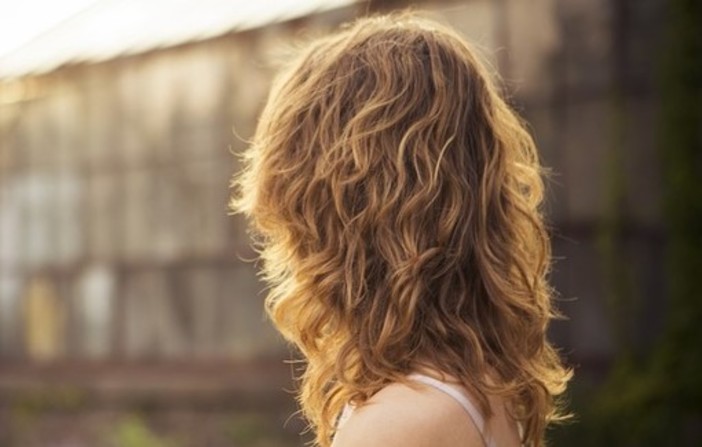 SOS capelli crespi: 4 consigli per risolvere il problema
