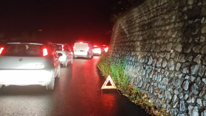 Scontro tra due mezzi sulla Sp29 "del Cadibona": due feriti in codice giallo, disagi al traffico Scontro tra due mezzi sulla Sp29 "del Cadibona": due feriti in codice giallo, disagi al traffico