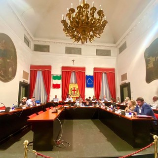 Albenga, &quot;Riaprite almeno il Punto di Primo Intervento, in attesa di decisioni sul Pronto Soccorso&quot;: l’ospedale unisce ancora il Consiglio