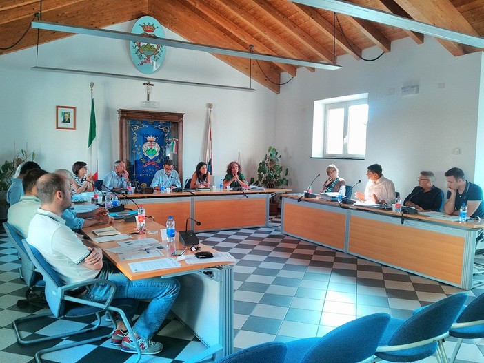 Gestione ufficio informazioni turistiche Pietra, Carrara: "Provvedimenti che sono esempi di cattiva amministrazione"