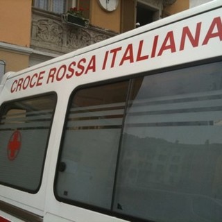 Auto cappottata a Toirano: due codici gialli al Santa Corona