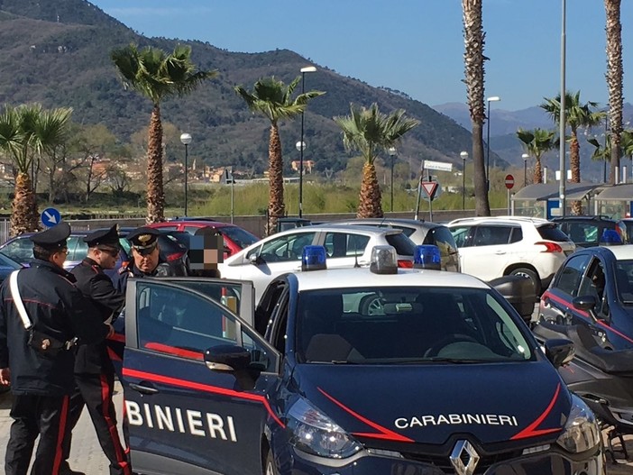 Albenga, controllo del territorio: arrestati due ladri specializzati in furti in esercizi commerciali Albenga, controllo del territorio: arrestati due ladri specializzati in furti in esercizi commerciali