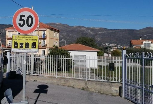 Albenga, prosegue il progetto di controllo di vicinato, installati cartelli a Campochiesa