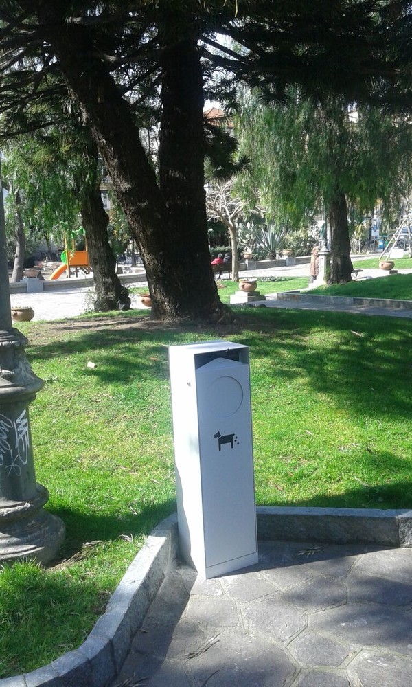 Alassio: nuovi cestini dedicati alle deiezioni canine (FOTO)