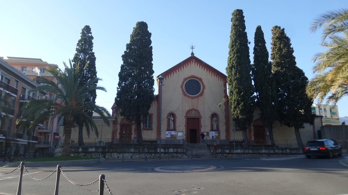 Loano: doppia festa per i 20 anni dell'Unitre e per gli auguri di Natale Loano: doppia festa per i 20 anni dell'Unitre e per gli auguri di Natale