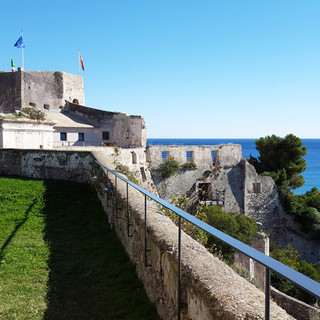 Finale Ligure, grande festa di fine anno alla Fortezza di Castelfranco