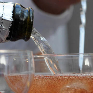 Coldiretti: "A Natale e Capodanno brindate con 'bollicine' o 'fermi' purché siano 100% liguri"