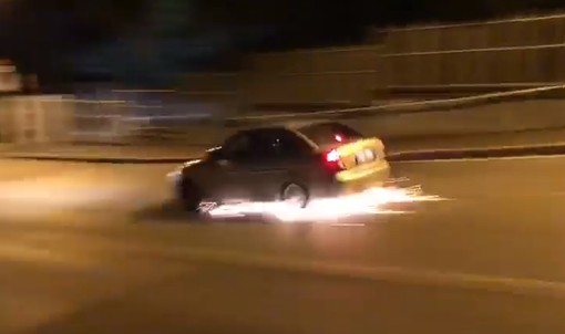 Auto a folle velocità a Savona: il video della corsa clandestina circola su WhatsApp