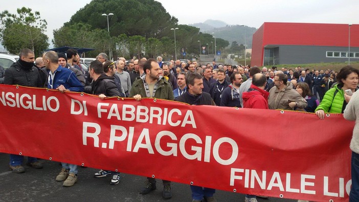 Incontro tra sindacati e Piaggio: stop alla cassa integrazione, dal 4 maggio operativi tutti i reparti Incontro tra sindacati e Piaggio: stop alla cassa integrazione, dal 4 maggio operativi tutti i reparti