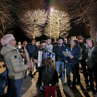 Ferrania tra musica e tradizione: tornano i Cantauova, tra melodie di primavera e donazioni per i bambini