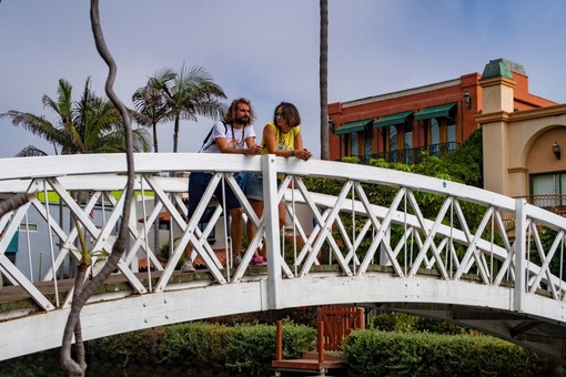 Avventure e disavventure in giro per il mondo: i racconti di Filippo e Nadia in un diario sui generis Avventure e disavventure in giro per il mondo: i racconti di Filippo e Nadia in un diario sui generis