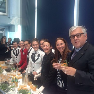 Il cocktail laiguegliese all'erba di San Pietro presentato ai vertici di Costa Crociere