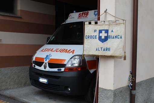 Croce Bianca Altare, in arrivo una nuova ambulanza con il contributo della Fondazione De Mari Croce Bianca Altare, in arrivo una nuova ambulanza con il contributo della Fondazione De Mari