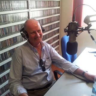 Enzo Canepa negli studi di Radio Onda Ligure 101