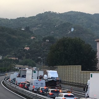 Incidente A10: l'assessore Giampedrone: "Attivati volontari protezione civile per assistere gli automobilisti bloccati"