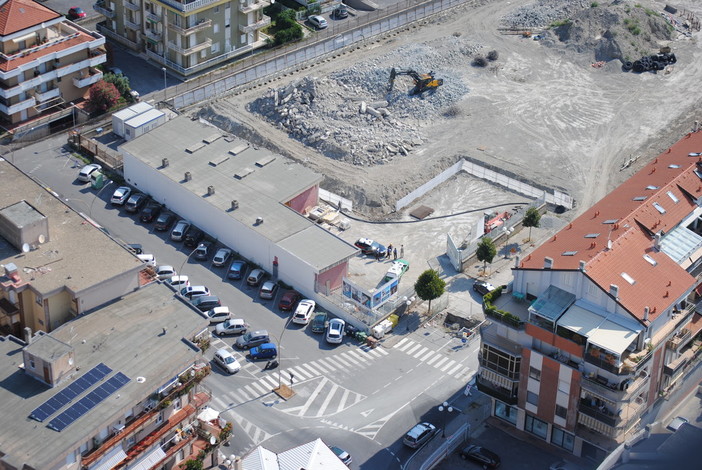 Controllo interforze nella ex Ortofrutticola contro lavoro nero e caporalato Controllo interforze nella ex Ortofrutticola contro lavoro nero e caporalato