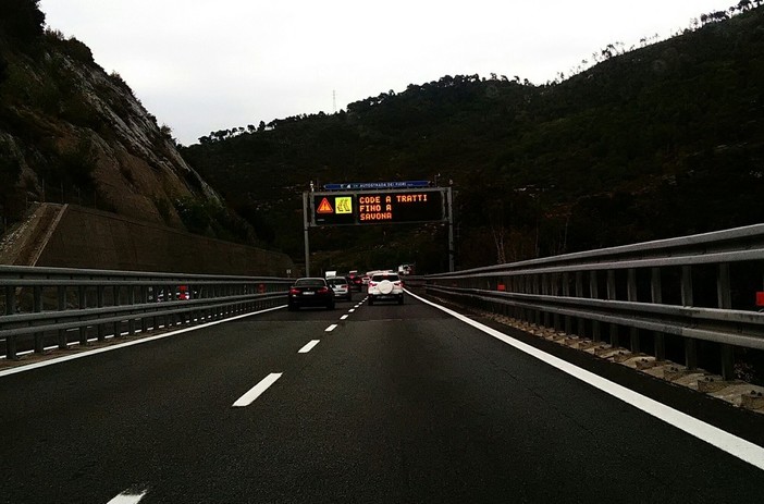 #INFOTRAFFICO : ancora code tra Pietra Ligure e Savona, ma la situazione va a poco a poco normalizzandosi #INFOTRAFFICO : ancora code tra Pietra Ligure e Savona, ma la situazione va a poco a poco normalizzandosi