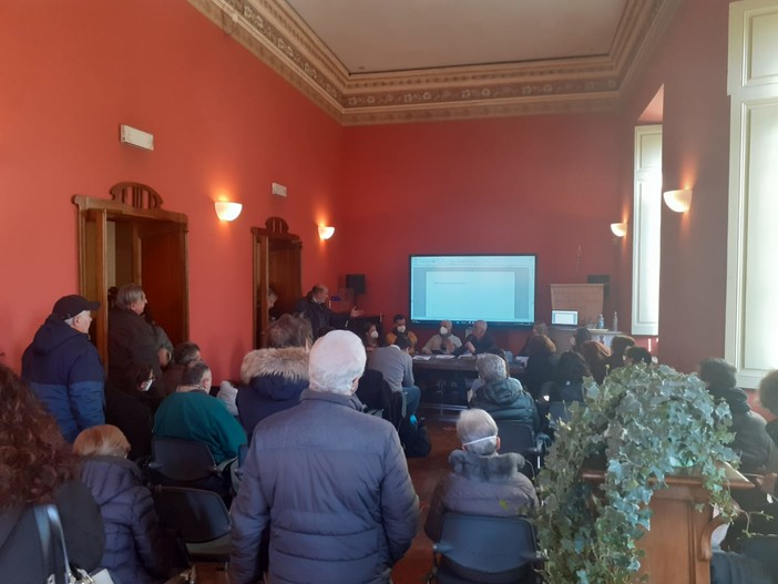 Altare, Consiglio comunale sull'ex Savam: confronto acceso ma nessuna tempistica sulla riapertura della strada Altare, Consiglio comunale sull'ex Savam: confronto acceso ma nessuna tempistica sulla riapertura della strada