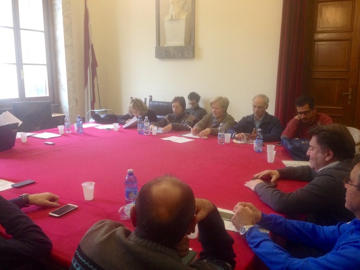 Introdurre lo strumento del referendum a Savona, M5S: "La discussione va in consiglio comunale ma sono tre anni che lottiamo" Introdurre lo strumento del referendum a Savona, M5S: "La discussione va in consiglio comunale ma sono tre anni che lottiamo"