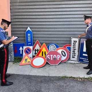 Furto di alimenti in una sagra, di segnali stradali e possesso di stupefacenti: nei guai tre giovani valbormidesi