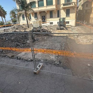 Varazze, stop al cantiere di piazza Vittorio Veneto: arriva il decreto di sospensione lavori del Tar Varazze, stop al cantiere di piazza Vittorio Veneto: arriva il decreto di sospensione lavori del Tar