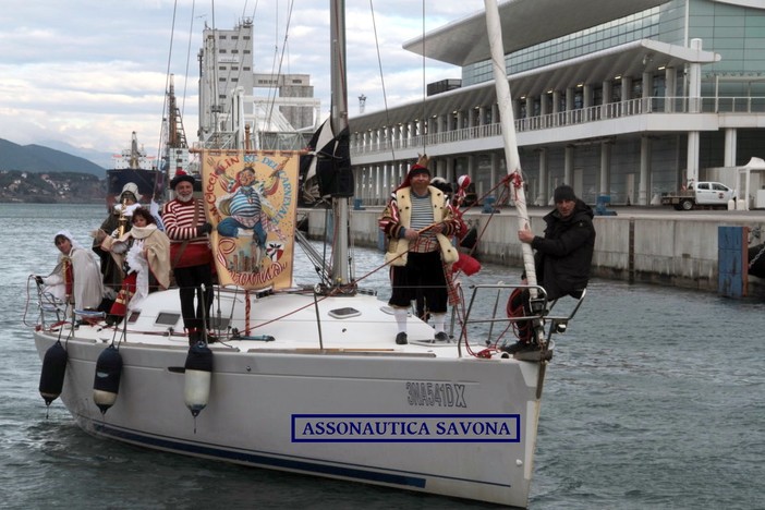 Il Carnevale di Savona è iniziato senza "Bimbi in barca" causa il forte vento Il Carnevale di Savona è iniziato senza "Bimbi in barca" causa il forte vento