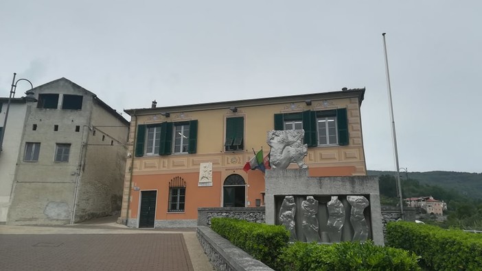 Orco Feglino, il sindaco Barelli plaude alla sua comunità: "Fiero e soddisfatto della reazione composta, disciplinata e responsabile" Orco Feglino, il sindaco Barelli plaude alla sua comunità: "Fiero e soddisfatto della reazione composta, disciplinata e responsabile"