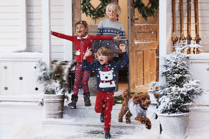 “L’inverno delle meraviglie”: i bambini vestiti a festa da H&amp;M al Molo