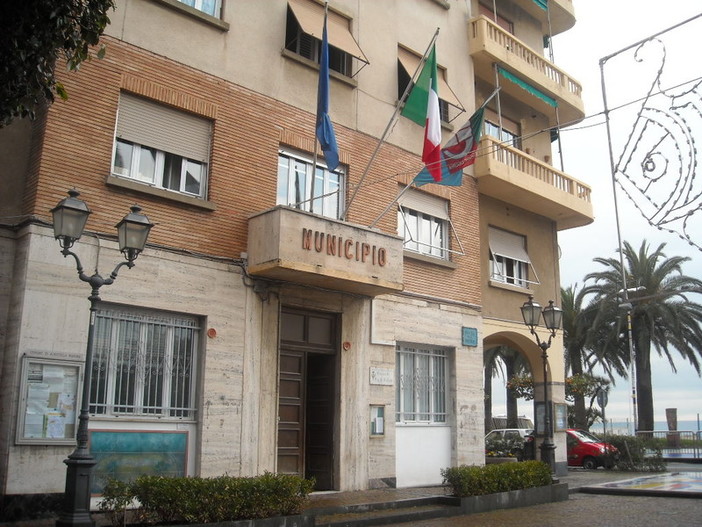 Albissola, dalla giunta Nasuti 22 mila euro all'Istituto comprensivo: serviranno per le attività complementari e i progetti didattici Albissola, dalla giunta Nasuti 22 mila euro all'Istituto comprensivo: serviranno per le attività complementari e i progetti didattici