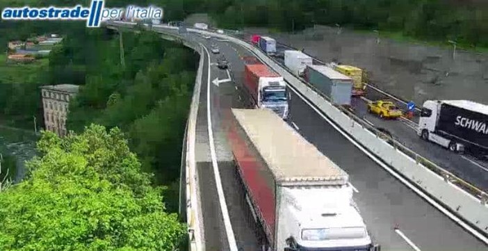 Code verso Genova, Nanni (Aspi Genova): "Davvero spiacenti per i disagi, stiamo dando priorità alla sicurezza" Code verso Genova, Nanni (Aspi Genova): "Davvero spiacenti per i disagi, stiamo dando priorità alla sicurezza"