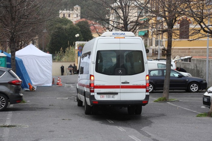 Coronavirus, in partenza da Finale gli ospiti dell'Hotel Corallo, Frascherelli: "Un grazie alla collaborazione di ospiti e personale" (FOTO e VIDEO)