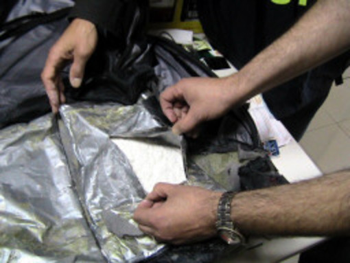 Mezzo chilo di cocaina, arrestato in Spagna l'ultimo complice Mezzo chilo di cocaina, arrestato in Spagna l'ultimo complice
